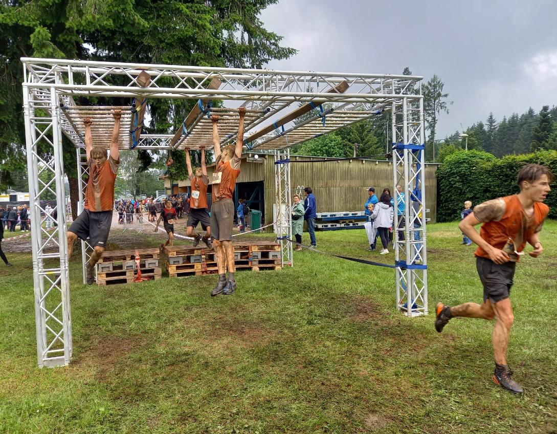 Running Crew: 1. CrossDeLuxe in Schneeberg